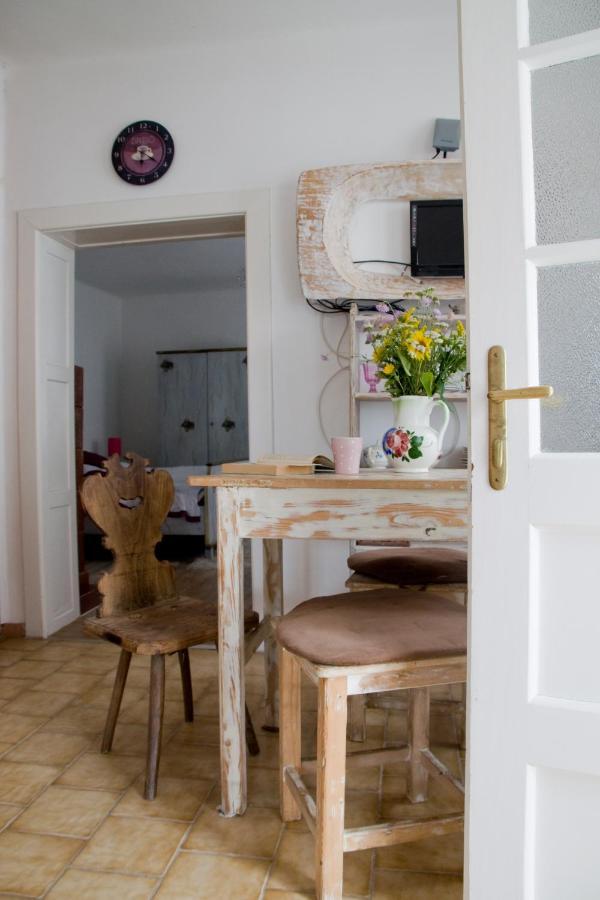 Notas Tuecsoek Vendeghaz Apartment Agyagosszergeny Ngoại thất bức ảnh