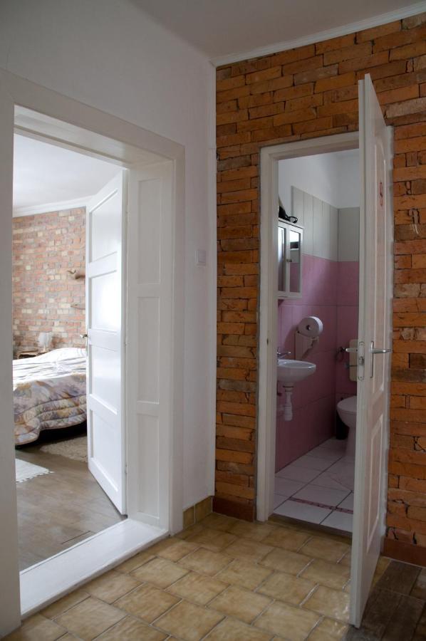 Notas Tuecsoek Vendeghaz Apartment Agyagosszergeny Ngoại thất bức ảnh